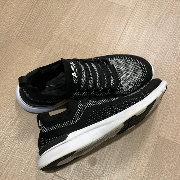 APL knit Techloom bliss shoes black and white - Picture 2 of 4